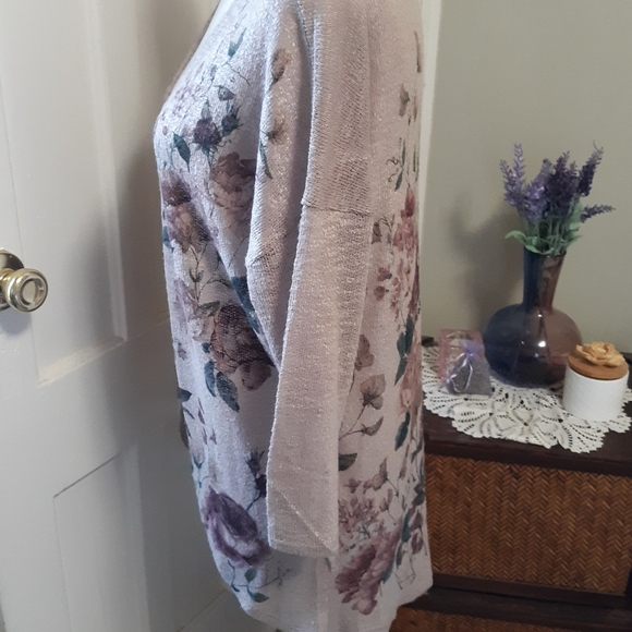 Tunic Length Lightweight Floral Cardigan - Picture 2 of 6